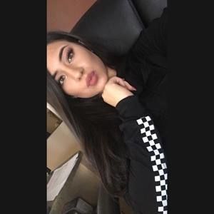 Meet your Posher, Daniela